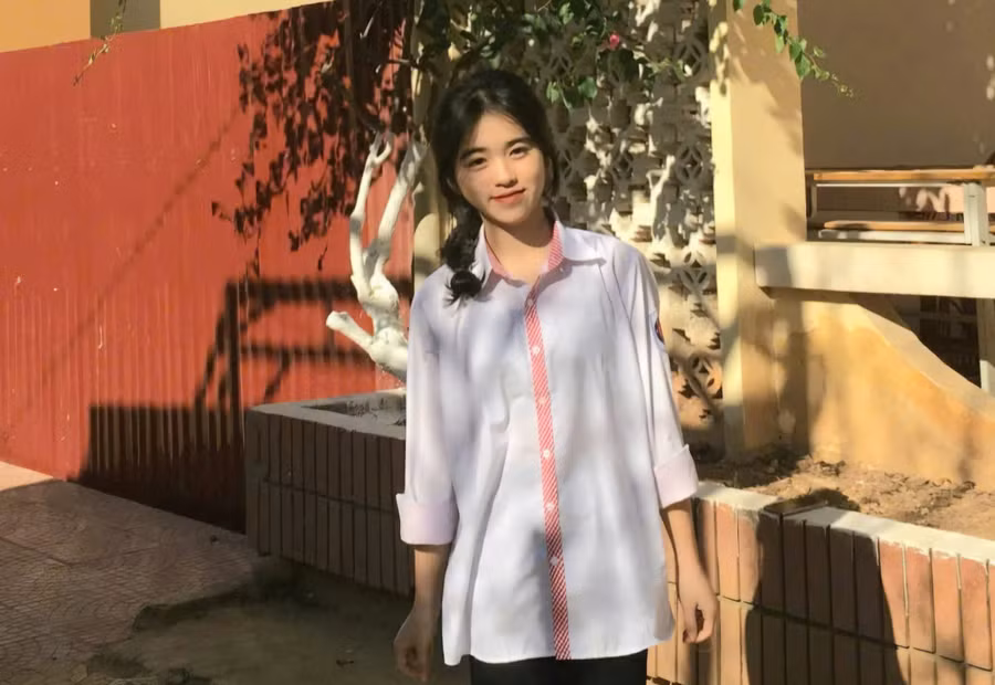 Nữ sinh Nguyễn Thị Lệ Quyên có đam mê với môn Lịch sử. Ảnh: NVCC.