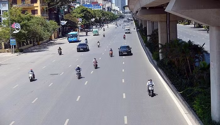 Thời tiết hôm nay 5/8: Bắc Bộ nắng nóng, Nam Bộ nắng gián đoạn, mưa rào đến mưa to