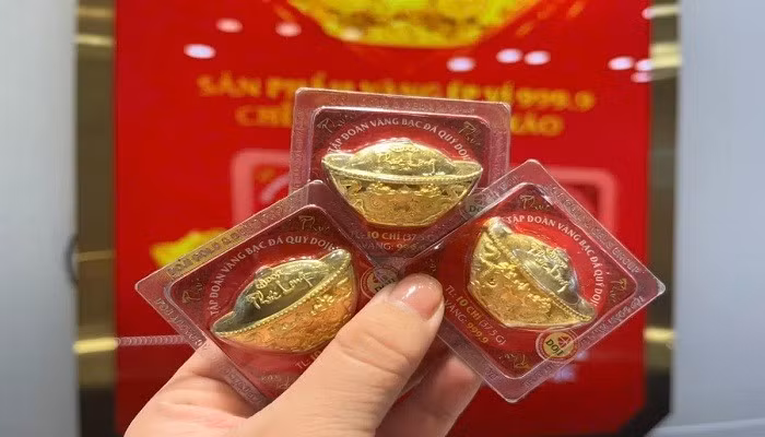 Giá vàng ngày lễ 30/4 tăng mạnh trở lại 1,8 triệu đồng/lượng, thế giới giảm nhẹ