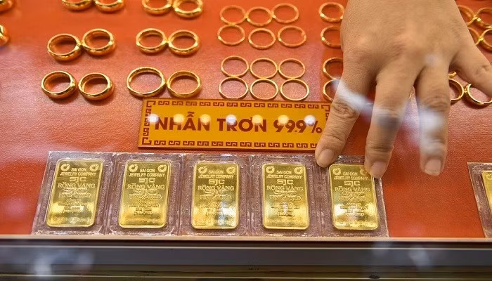 Giá vàng hôm nay 10/10 vàng nhẫn giảm mạnh, thế giới giảm dần