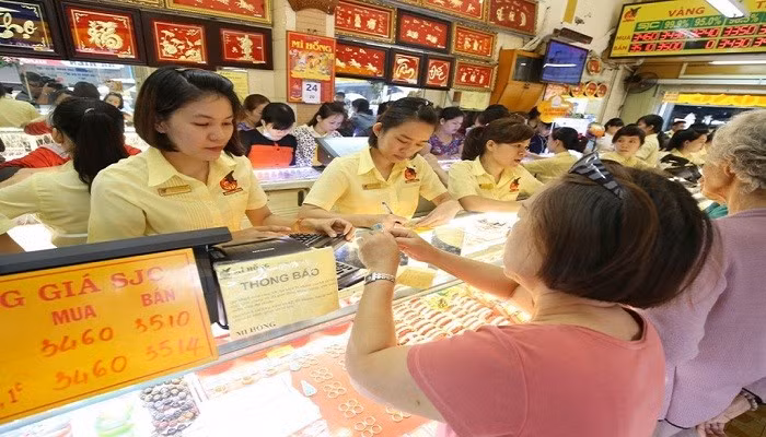 Giá vàng hôm nay 19/8 bất ngờ tăng vọt lập kỷ lục mới 125 triệu đồng/lượng