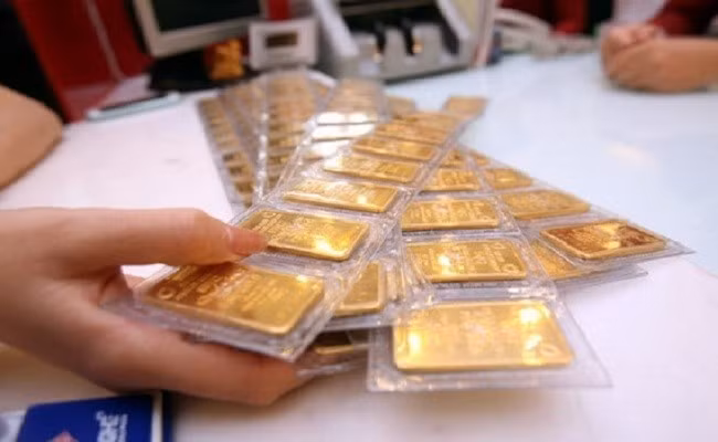 Giá vàng hôm nay 17/1 lên mốc 87 triệu đồng/lượng, thế giới vượt 2,700 USD/ounce
