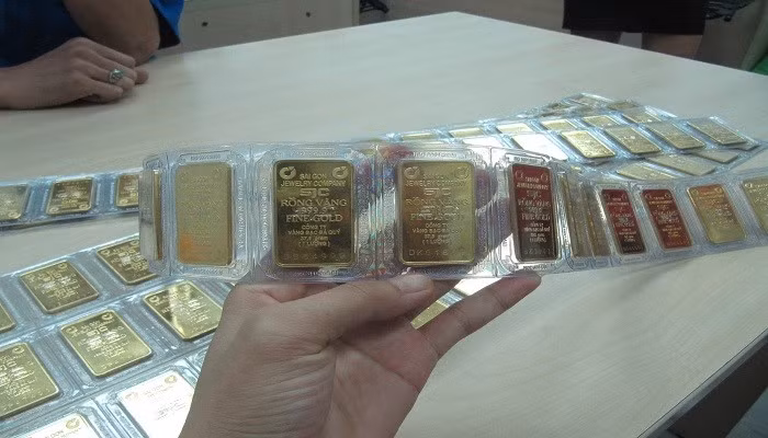 Giá vàng hôm nay 10/4 bất ngờ tăng mạnh 1 triệu 700 ngàn đồng/lượng
