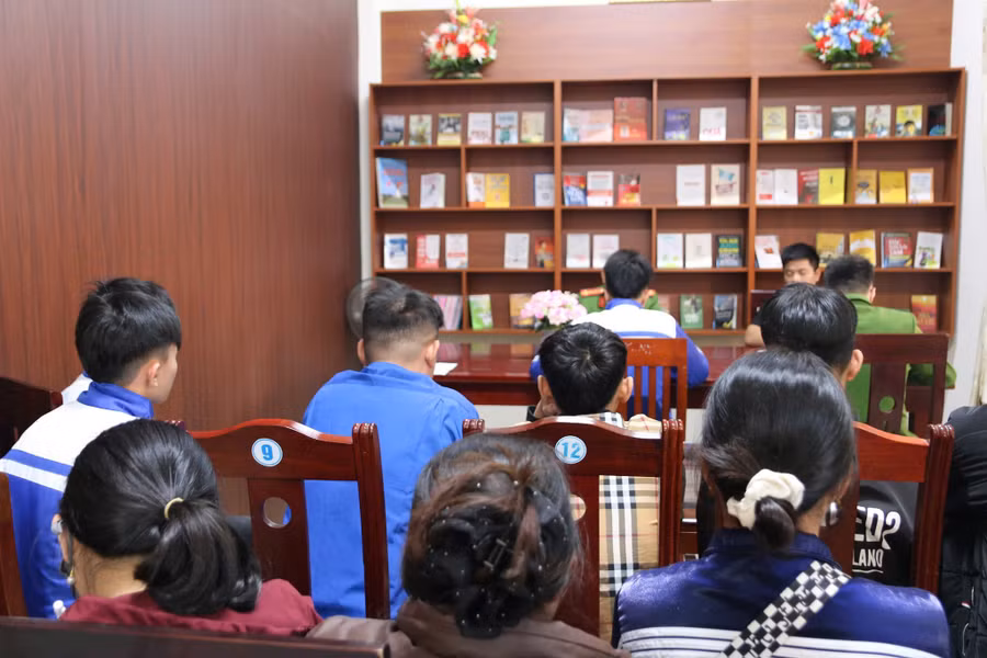 Phòng đọc sách tại Công an xã Diễn Châu.