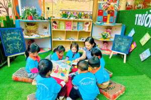 Tiết học vẽ của học sinh nhà trường.