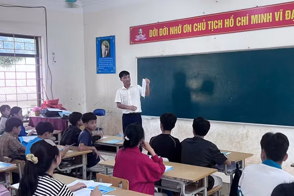Một buổi ôn tập cho học sinh của Trường PTDTBT THCS Mường Nhé.