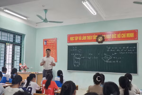 Thầy trò các trường khu vực biên giới tận dụng tối đa thời gian còn lại để ôn tập.