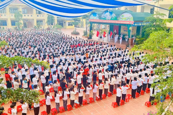 Toàn cảnh lễ tổng kết năm học của nhà trường.