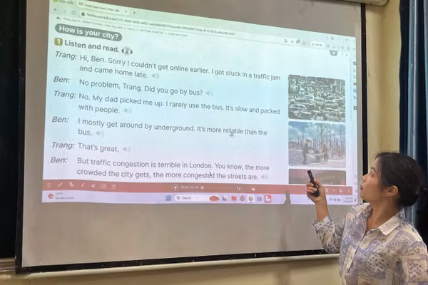 Một tiết dạy của cô Lê Thị Ngoãn, Trường PTDTBT THCS Pa Tần cũ.