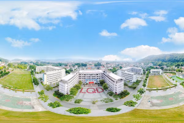 Toàn cảnh Trường THCS Lê Quý Đôn.