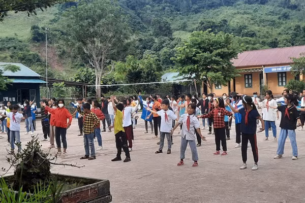 Xã Sín Thầu luôn không ngừng nỗ lực nâng cao dân trí.