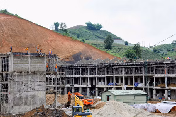 Điện Biên đang nỗ lực đẩy nhanh tiến độ thi công các trường nội trú liên cấp.