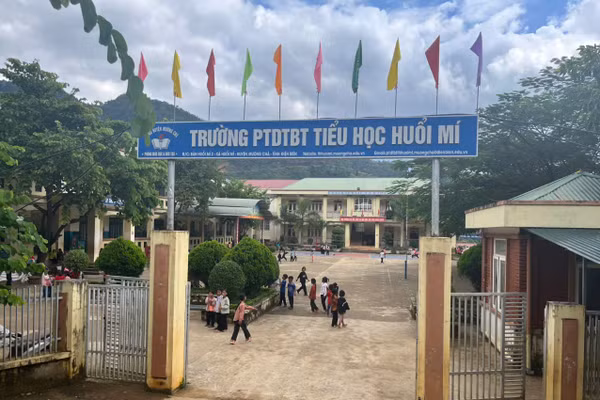 Điện Biên phấn đấu đến năm 2028 sẽ hoàn thành 15 trường phổ thông dân tộc nội trú liên cấp tiểu học và trung học cơ sở tại 15 xã biên giới.