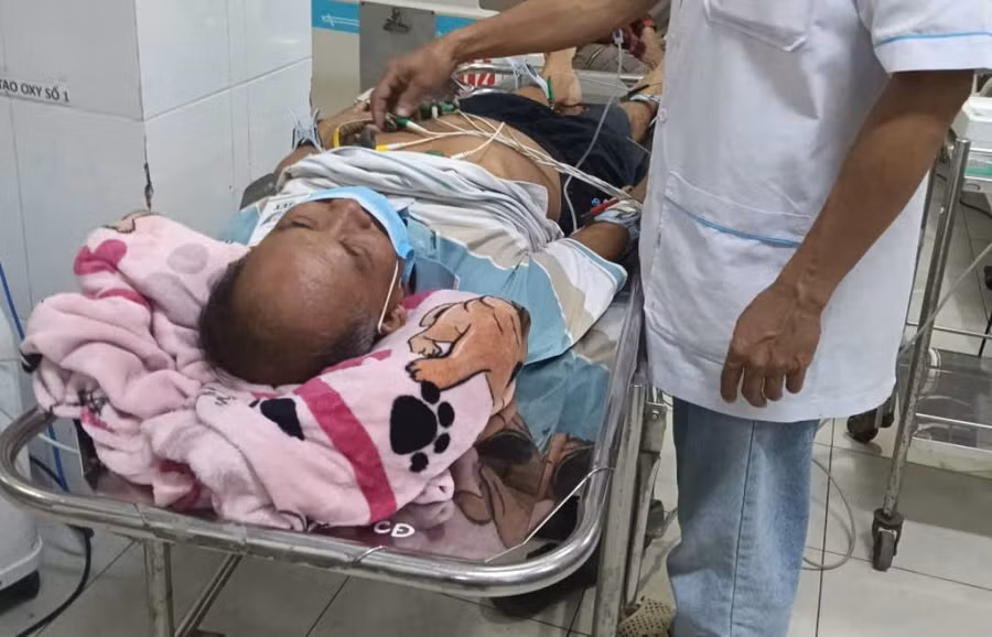 Bệnh nhân được chuyển tuyến đến Bệnh viện Da Liễu TPHCM.