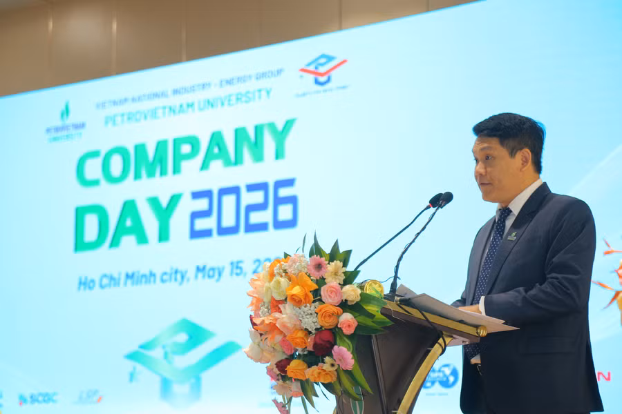 TS Phan Minh Quốc Bình - Hiệu trưởng PVU phát biểu khai mạc.