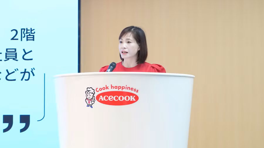ba-nguyen-thi-hien-pho-giam-doc-quy-bao-tro-tre-em-viet-nam-phat-bieu-tai-chuong-trinh.jpg