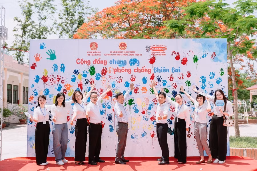 Acecook Việt Nam đồng hành cùng Cục Quản lý đê điều và Phòng chống thiên tai triển khai chuỗi hoạt động tuyên truyền, giáo dục kiến thức cho cộng đồng.