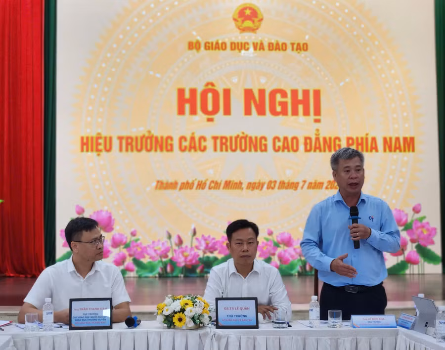 Phiên thảo luận tại Hội nghị Hiệu trưởng các trường cao đẳng phía Nam. 
