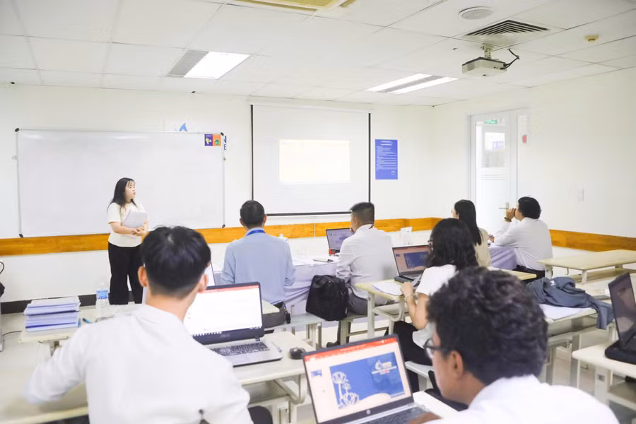 Một buổi học thực hành tại Trường Cao đẳng nghề Hoa Sen.