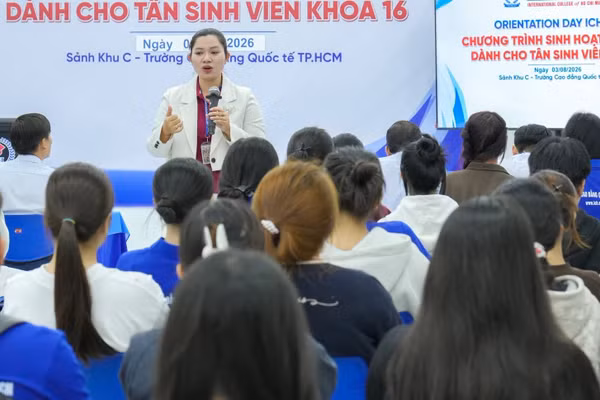 Những hoạt động tư vấn cho sinh viên Trường Cao đẳng Quốc tế TP.HCM. Ảnh NT.