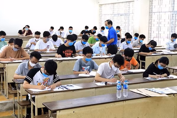 Thí sinh tham gia kỳ thi đánh giá tư duy.