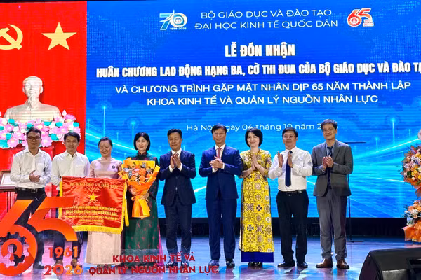 65 năm thành lập Khoa Kinh tế và Quản lý nguồn nhân lực