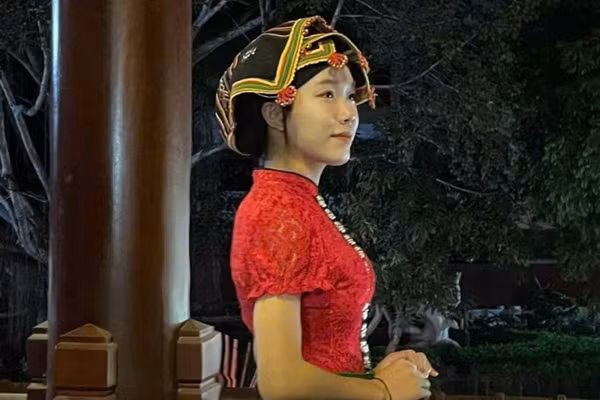 Thùng Thị Thủy Tiên, tân sinh viên năm nhất ngành Sư phạm Âm nhạc, Trường Đại học Sư phạm Hà Nội.