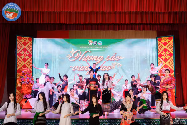 CLB Nghệ thuật Dân tộc của Trường PTTH Dân tộc nội trú Nghệ An. Ảnh NVCC.