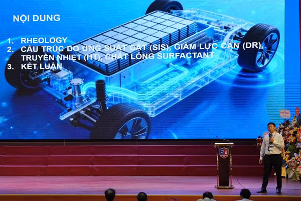 PGS.TS Nguyễn Anh Tuấn, Khoa Cơ khí, Trường Đại học Thủy lợi - đề cập đến lưu biến học - lĩnh vực nghiên cứu đặc tính chảy và biến dạng của vật liệu.