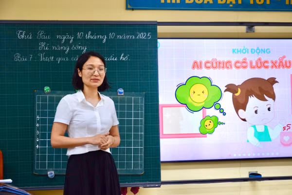 Chân dung cô Trần Thị Tuyết Trường Tiểu học Phúc Đồng (Hà Nội). Ảnh Liêm Anh.