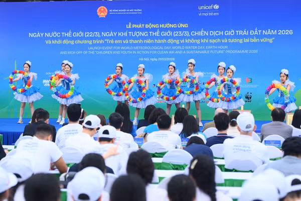 Quang cảnh buổi phát động.
