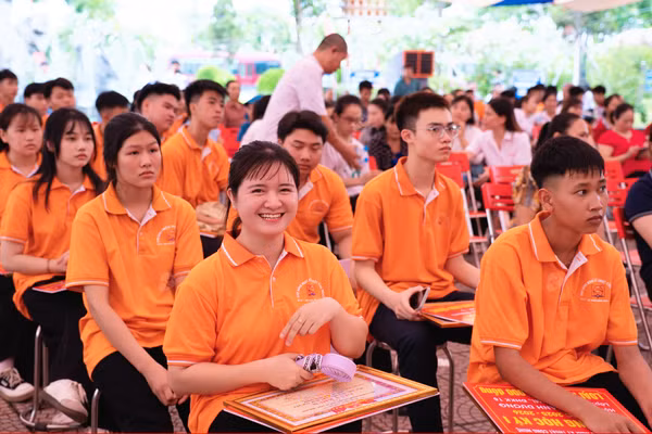 Sinh viên Trường Cao đẳng nghề Kỹ thuật Công nghệ.