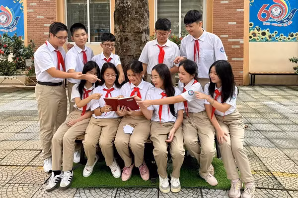Học sinh Trường THCS Ngọc Lâm. Ảnh NT.