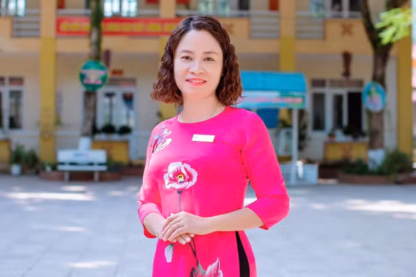 Cô Lò Thị Minh, người con dân tộc Thái.