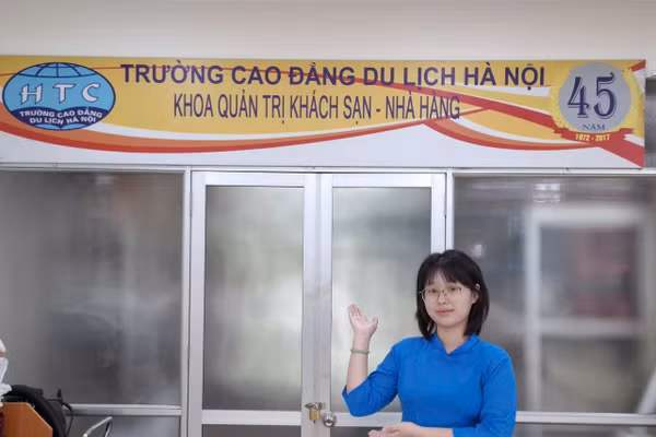 Một tiết học thực hành của sinh viên khoa Quản trị Khách sạn, Trường CĐ Du lịch Hà Nội. Ảnh QC.
