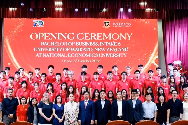 Quang cảnh buổi lễ.