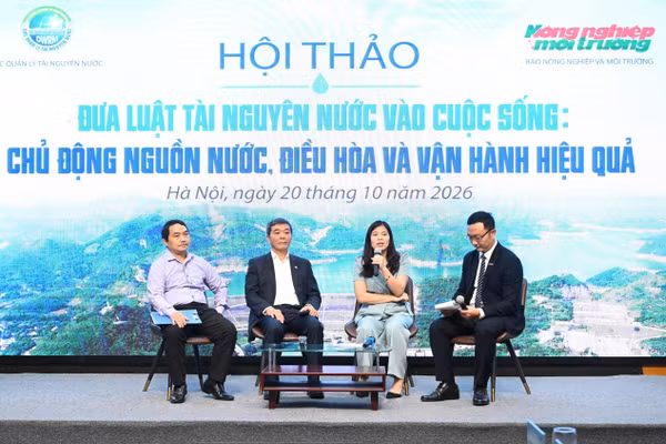 Các chuyên gia chia sẻ tại Hội nghị.