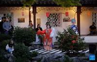 xem-the-gioi-tung-bung-don-trung-thu-canada-13.jpg