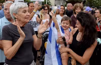 chum-anh-nguoi-dan-israel-va-gaza-an-mung-sau-lenh-ngung-ban-09.jpg