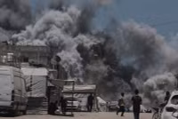 chum-anh-khoanh-khac-mot-cuoc-khong-kich-vao-thanh-pho-gaza-02.jpg