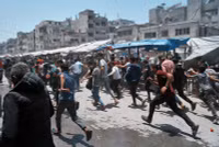 chum-anh-khoanh-khac-mot-cuoc-khong-kich-vao-thanh-pho-gaza-03.jpg