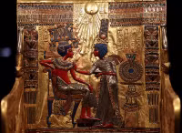 chum-anh-ben-trong-kho-bau-cua-vua-tutankhamun-1105-025.jpg