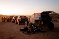 chum-anh-giai-dua-xe-dakar-rally-2025-08.jpg