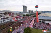 chum-anh-trieu-tien-khanh-thanh-khu-du-lich-bien-wonsan-kalma-04.jpg