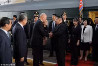 con-gai-ong-kim-jong-un-gay-soc-xuat-hien-tai-dieu-binh-day-tin-don-ke-vi.jpg