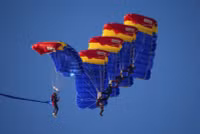 chum-anh-trien-lam-hang-khong-quoc-te-bucharest-2025-05.jpg
