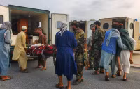 chum-anh-chay-dua-cuu-ho-nan-nhan-dong-dat-o-afghanistan-022.jpg