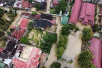 chum-anh-indonesia-tim-kiem-nan-nhan-sau-lu-lut-1105-03.jpg