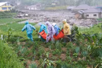 chum-anh-indonesia-tim-kiem-nan-nhan-sau-lu-lut-1105-013.jpg