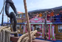 chum-anh-nhung-con-tau-cap-ben-amsterdam-tham-du-le-hoi-0805-03.jpg